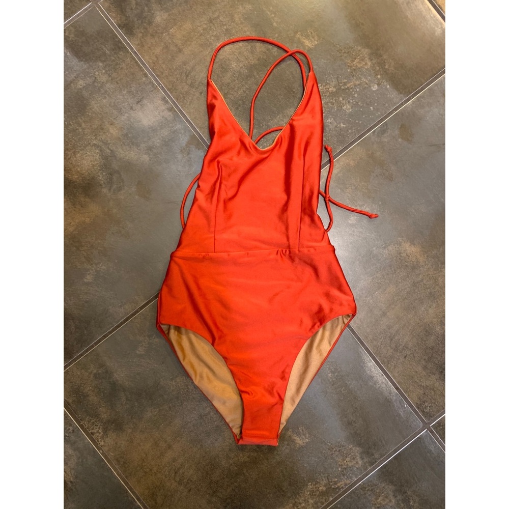 Sie Swim bodysuit! 🧡